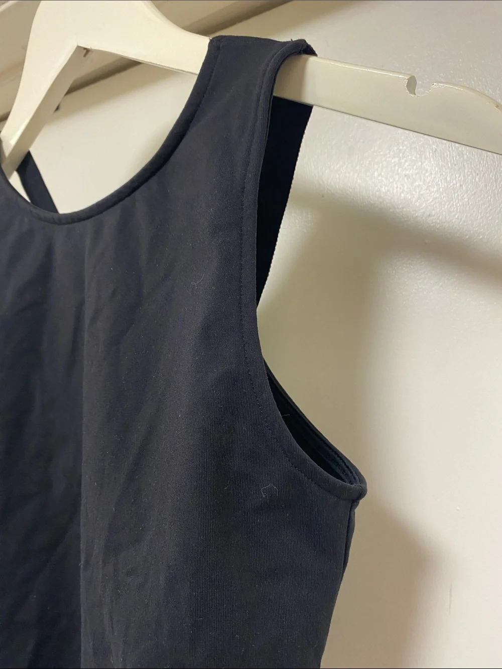ALO Yoga Black Crop Tank Top with Subtle Logo